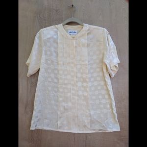 3/$15 Vintage short sleeve pleated button down blouse 8